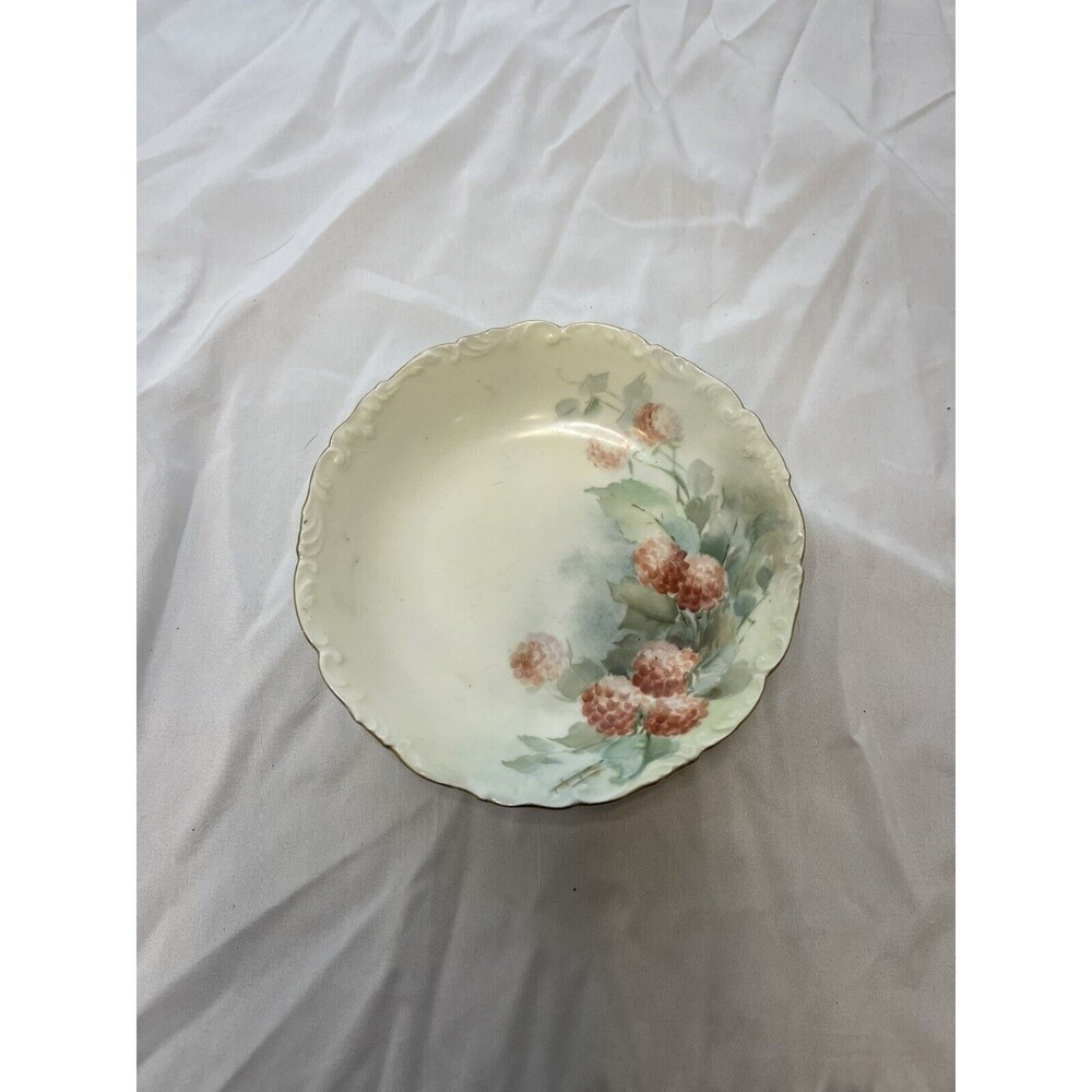 ANTIQUE T&V LIMOGES BOWL HAND-PAINTED RASPBERRIES SCALLOPED PORCELAIN GOLD RIM